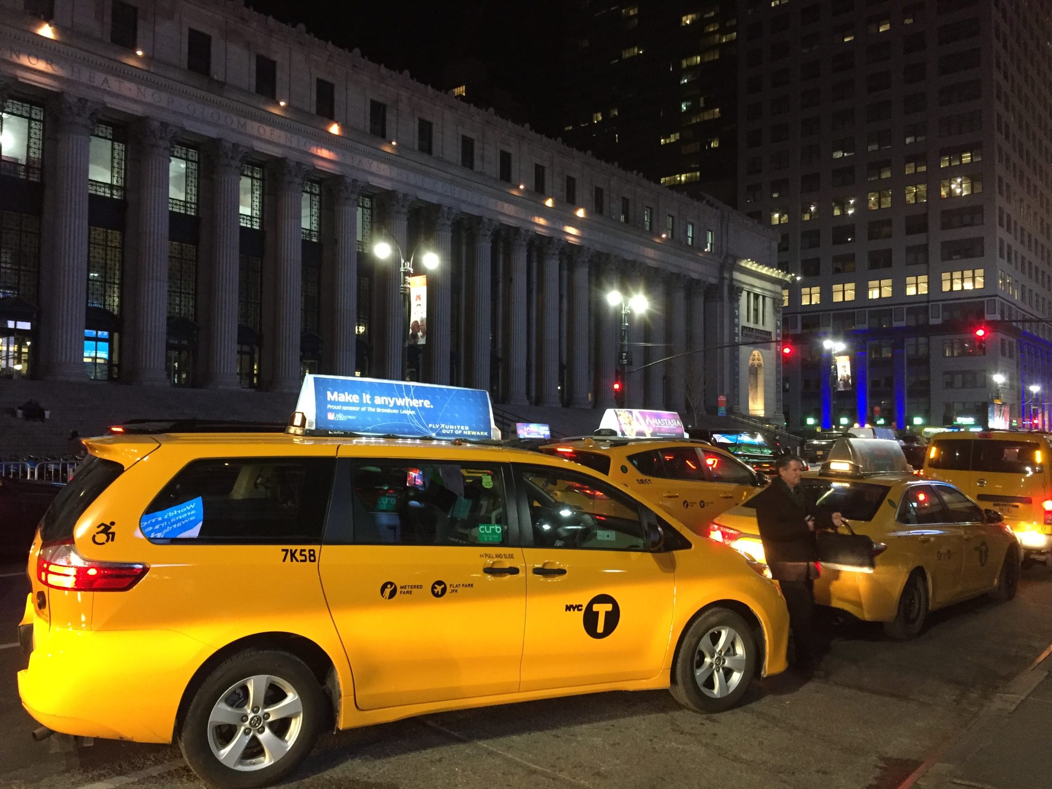 Comment Prendre Un Taxi à New York ? - Hello New York